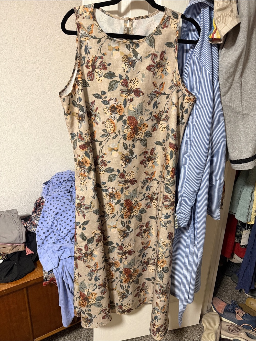 Sleeveless Cream Floral Shift Dress